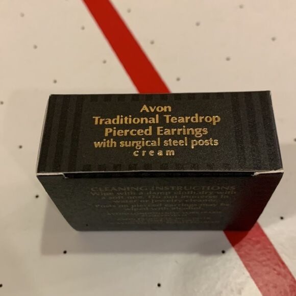 Vintage 1992 Avon Traditional Teardrop Earrings Silver Tone Cream Marcasite - Picture 5 of 8